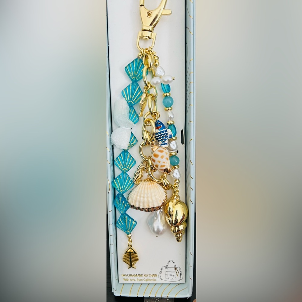 NIB COASTAL Seashell & More Bag Charm